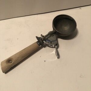 Vintage 1950’s  Nutbrown Ice cream / mashed potato scoop in excellent shape